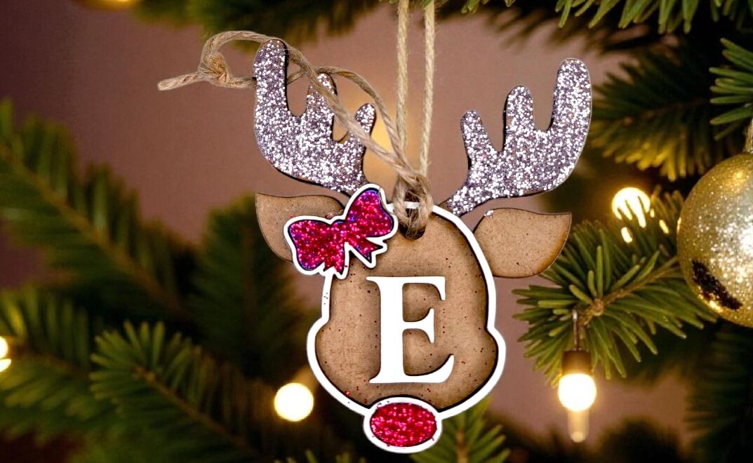 Adorno reno con inicial