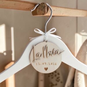 Percha personalizada madera blanca para boda